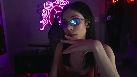 Snapshot of altsofie chatting on February 3, 3:42 am Sofie Kimino online show from February 3, 3:42 am