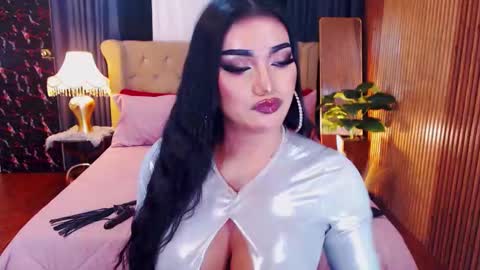 Alura Jhenson online show from February 13, 6:48 pm