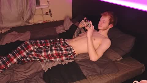 Snapshot of alvin__main chatting on December 19, 7:29 pm Alvin Puska -- online show from December 19, 7:29 pm