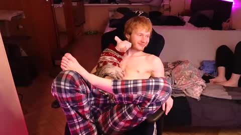 Snapshot of alvin__main chatting on February 9, 11:15 pm Alvin Puska -- online show from February 9, 11:15 pm