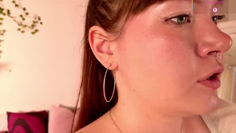 Lilu online show from May 13, 5:38 am