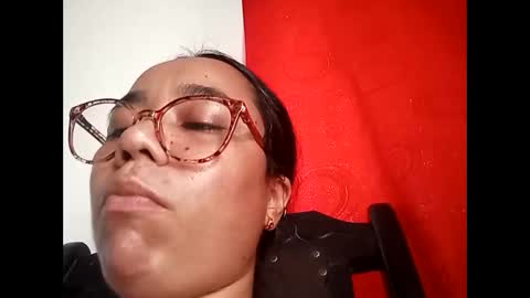 Snapshot of aly826805 chatting on September 13, 7:24 pm analia online show from September 13, 7:24 pm
