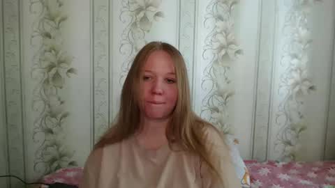 alya764770 online show from May 16, 1:13 am