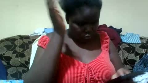 Snapshot of alyabeiby chatting on June 28, 9:43 pm alyabeiby online show from June 28, 9:43 pm
