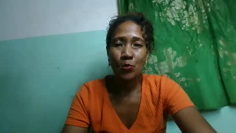 Snapshot of alyahtah chatting on May 21, 3:52 pm alyahtah online show from May 21, 3:52 pm