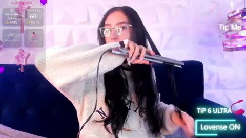 Snapshot of alys_molly chatting on January 9, 11:03 am sopie online show from January 9, 11:03 am