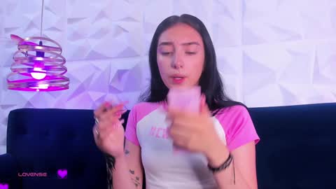 Snapshot of alys_molly chatting on January 27, 11:11 am sopie online show from January 27, 11:11 am