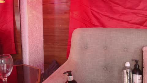 Snapshot of alys_molly chatting on February 14, 2:12 pm sopie online show from February 14, 2:12 pm