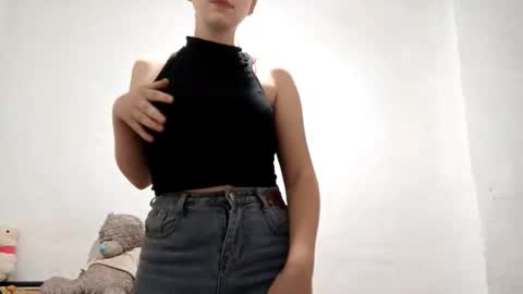 Snapshot of alysaadley chatting on December 22, 5:54 pm Zara online show from December 22, 5:54 pm