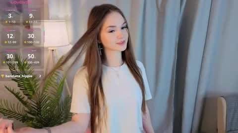 Mona online show from April 22, 4:08 pm