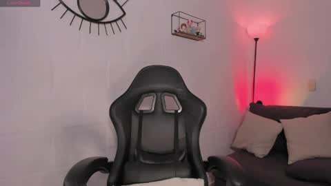 Alyson online show from April 7, 1:22 pm