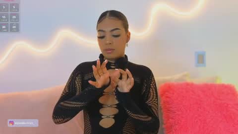 Snapshot of alyssa_bunnyx chatting on May 24, 3:22 am . online show from May 24, 3:22 am