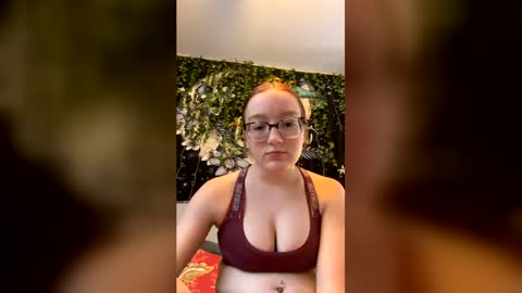 alyssag7001 online show from May 30, 7:22 pm