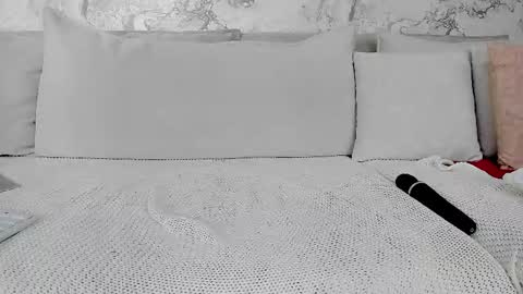 Snapshot of alyssamillan chatting on February 9, 1:25 pm alysamillan online show from February 9, 1:25 pm