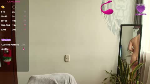 alyssia wolds online show from September 25, 11:58 am