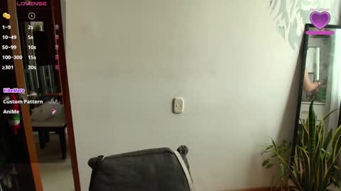 alyssia wolds online show from October 6, 12:35 pm