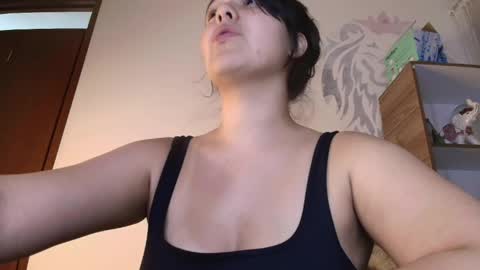 alyssia wolds online show from April 7, 2:34 am