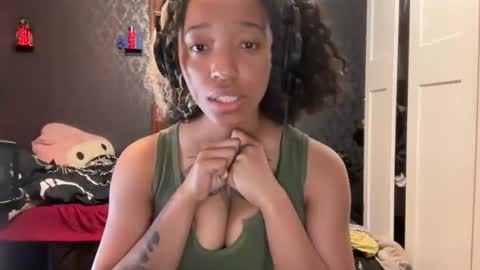 Alyx  online show from July 13, 12:57 am