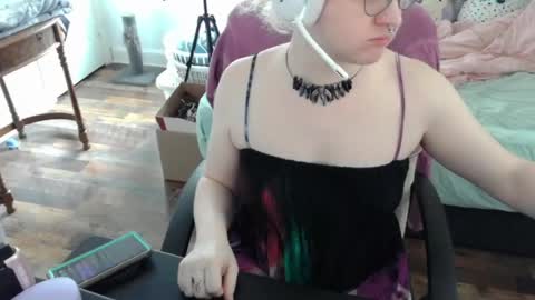 Snapshot of alyxiabewbs chatting on April 23, 7:16 pm alyxiabewbs online show from April 23, 7:16 pm