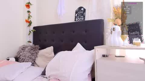 Isabella online show from October 23, 7:01 pm