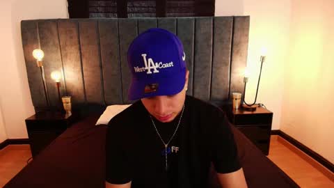 Amadeo Wild online show from February 15, 3:39 pm