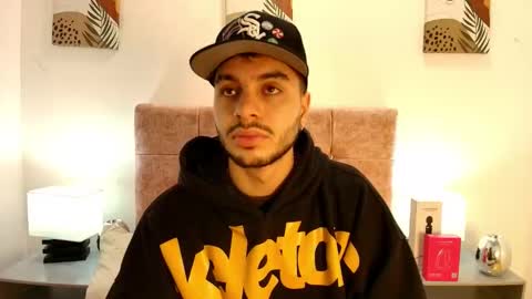 Snapshot of amadeo_wild chatting on March 16, 12:09 pm Amadeo Wild online show from March 16, 12:09 pm