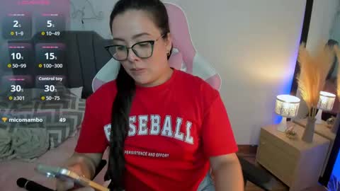 Hi Im AmaiaHelp me reach 100 likes online show from April 19, 12:43 am