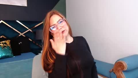 Snapshot of amaiajonnes_ chatting on November 7, 11:43 am Amaia online show from November 7, 11:43 am