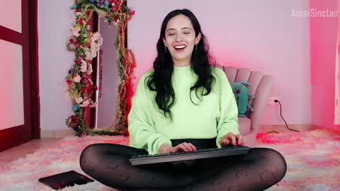 Amai  Sinclair  online show from February 2, 12:13 pm