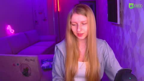 Snapshot of amaliaqueen999 chatting on December 7, 2:13 pm Amalia online show from December 7, 2:13 pm