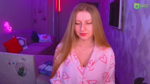 Snapshot of amaliaqueen999 chatting on December 25, 12:15 pm Amalia online show from December 25, 12:15 pm