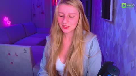 Snapshot of amaliaqueen999 chatting on November 7, 1:55 pm Amalia online show from November 7, 1:55 pm