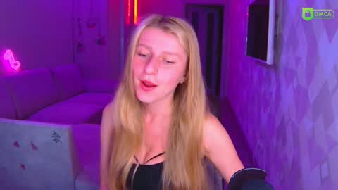 Snapshot of amaliaqueen999 chatting on November 9, 1:42 pm Amalia online show from November 9, 1:42 pm