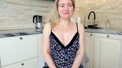 Snapshot of amanda___grey chatting on May 1, 6:01 pm Amanda insta amanda grey online show from May 1, 6:01 pm