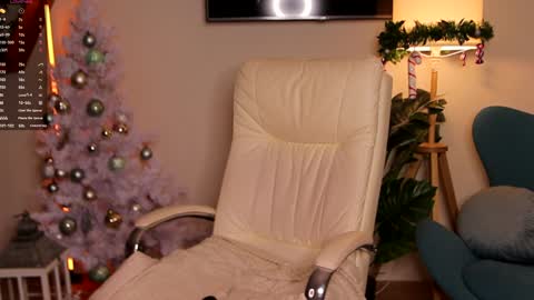 Snapshot of amanda__fox chatting on December 2, 1:24 pm Amanda fox online show from December 2, 1:24 pm