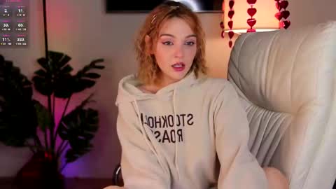 Snapshot of amanda__fox chatting on February 19, 1:28 pm Amanda fox online show from February 19, 1:28 pm