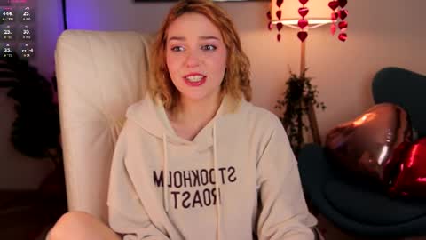 Snapshot of amanda__fox chatting on February 19, 4:33 pm Amanda fox online show from February 19, 4:33 pm