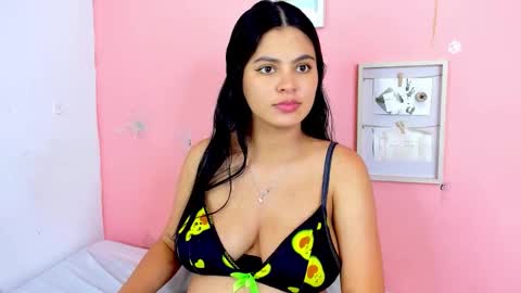 Thalia online show from November 22, 3:38 am