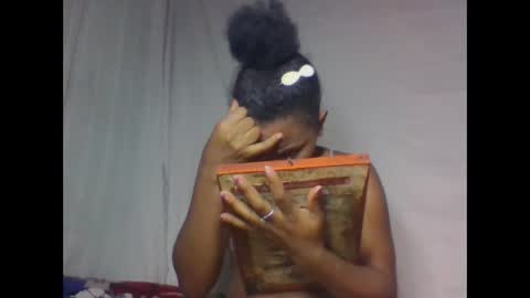 Snapshot of amandaaa25 chatting on September 18, 9:11 am amandaaa25 online show from September 18, 9:11 am