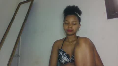 Snapshot of amandaaa25 chatting on September 21, 7:10 am amandaaa25 online show from September 21, 7:10 am