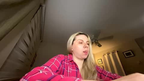 Snapshot of amandainbloom chatting on April 8, 3:28 am Amanda online show from April 8, 3:28 am