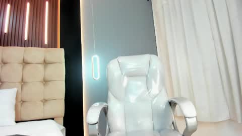      online show from May 22, 2:44 pm