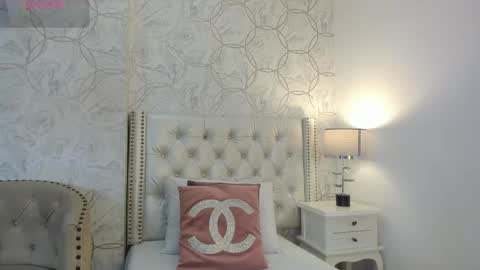 amara_rousse online show from December 15, 11:36 am