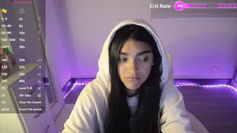 Snapshot of amara_silk chatting on April 27, 12:08 am amara_silk online show from April 27, 12:08 am
