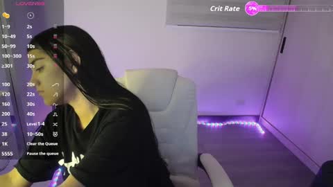 Snapshot of amara_silk chatting on May 2, 11:43 pm amara_silk online show from May 2, 11:43 pm