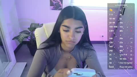 Snapshot of amara_silk chatting on May 29, 8:18 pm amara_silk online show from May 29, 8:18 pm