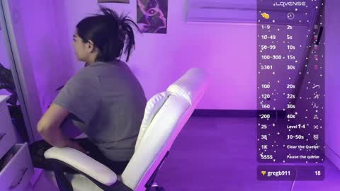 Snapshot of amara_silk chatting on June 6, 1:11 am amara_silk online show from June 6, 1:11 am