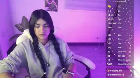 Snapshot of amara_silk chatting on June 11, 2:53 am amara_silk online show from June 11, 2:53 am