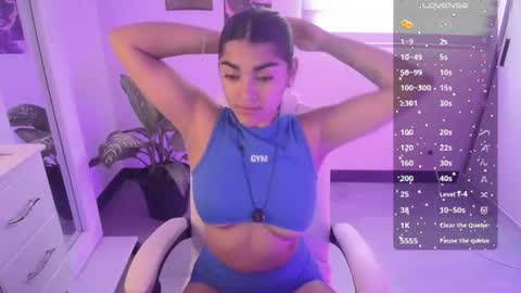 Snapshot of amara_silk chatting on June 20, 3:48 pm amara_silk online show from June 20, 3:48 pm