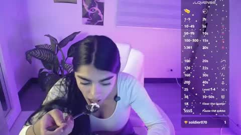 Snapshot of amara_silk chatting on July 24, 11:58 pm amara_silk online show from July 24, 11:58 pm